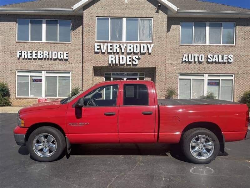 2005 Dodge Ram 1500 SLT, photo 1 of 11