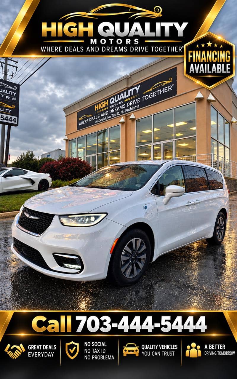 2022 Chrysler Pacifica Hybrid Touring L, photo 1 of 11