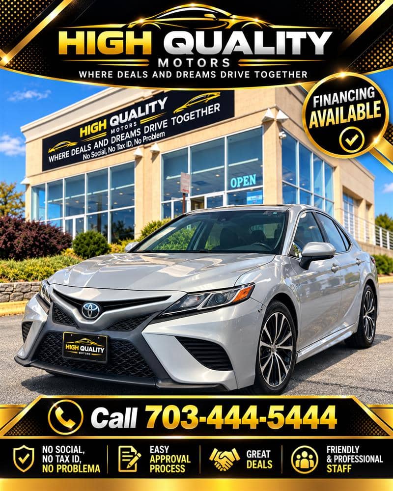 2020 Toyota Camry SE, photo 1 of 11