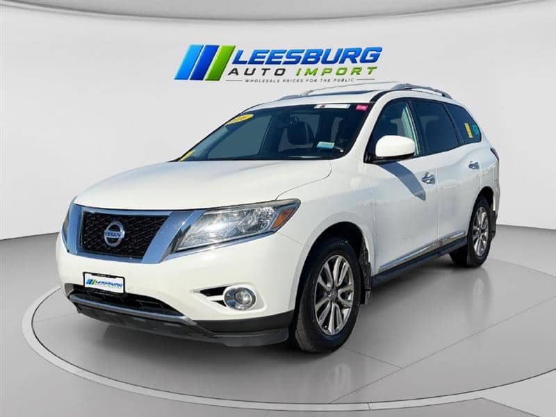 2016 Nissan Pathfinder SL, photo 1 of 11