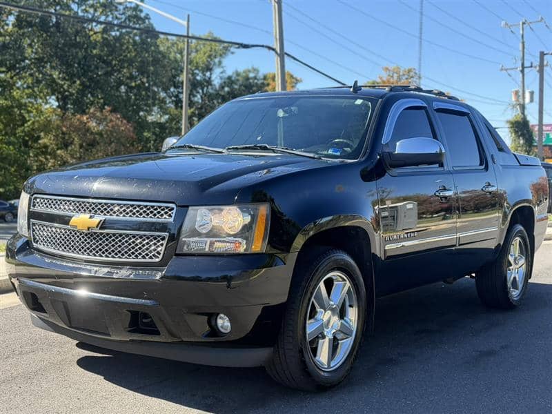 2013 Chevrolet Avalanche LTZ, photo 1 of 11