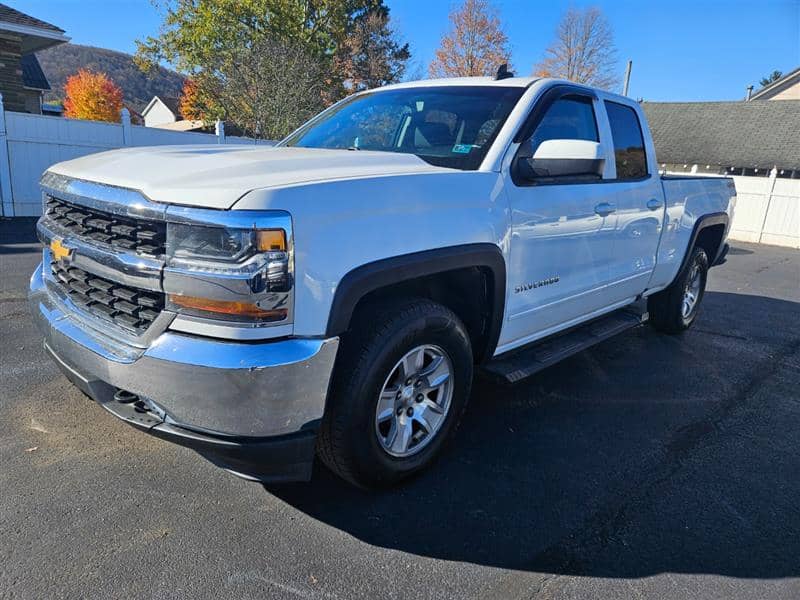 2019 Chevrolet Silverado 1500 LT, photo 1 of 11