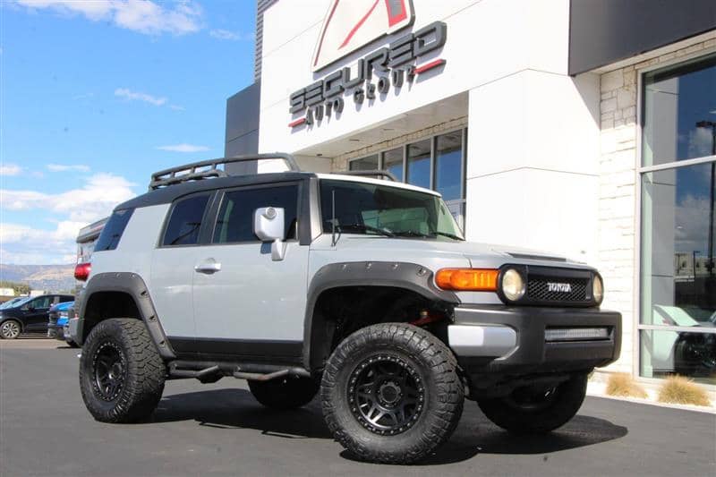 2014 Toyota FJ Cruiser Off Road, photo 1 of 11